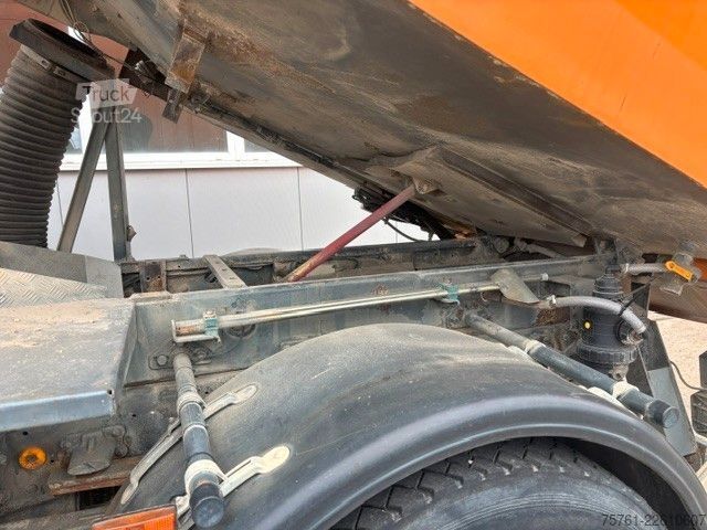 Kehrmaschine MERCEDES-BENZ 1417 K  Bucher Cityfant 60