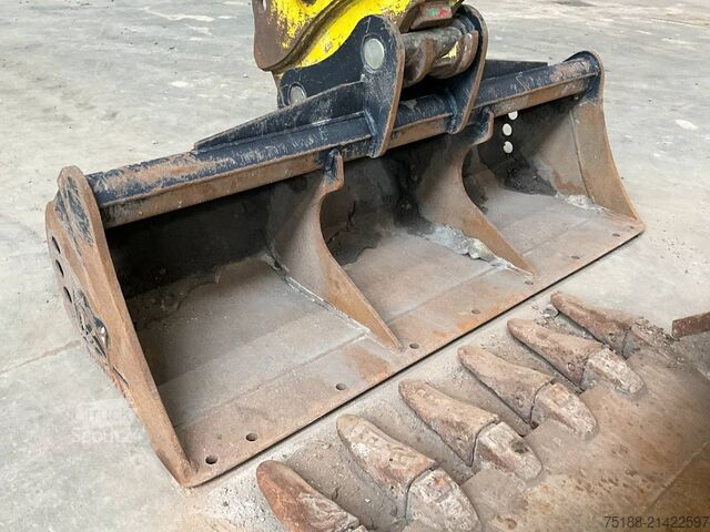 Midi-Bagger Kubota KX 080-4 A 2