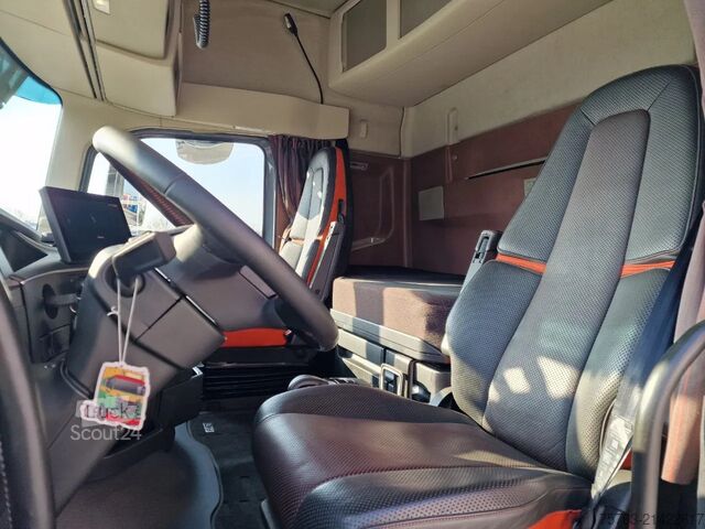 Standard-SZM Volvo FH 16.750 Globetrotter 6x4 - Lift Axle - Retard...