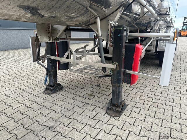 ناقلة الغذاء Magyar SRMAGD LEBENSMITTEL / 31.000L / 3 KAMMER / LEER...