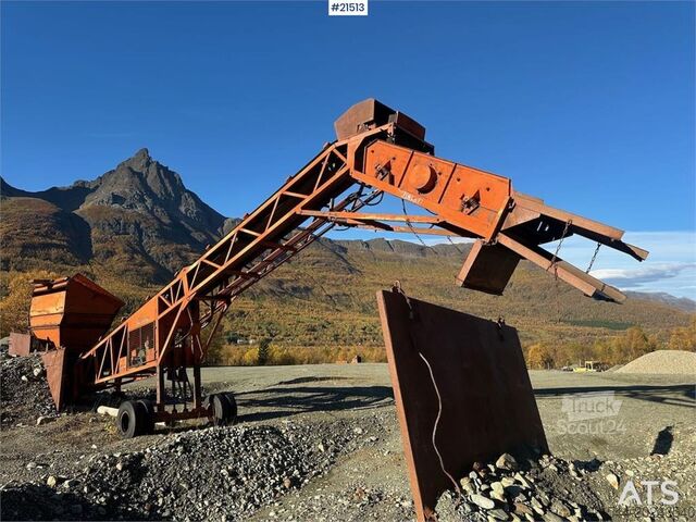Presejalni obrat Terex Finlay Hydrascreen screener with feed hopper