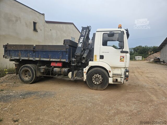 Grúa montada en camión MAN TGM 18.330