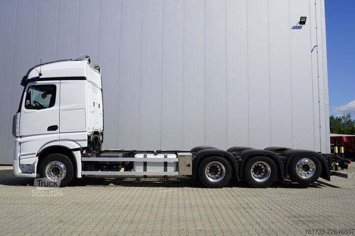 Chasis de camión Mercedes-Benz Actros L 3552 8x4 / 2023 / 76 T GVM