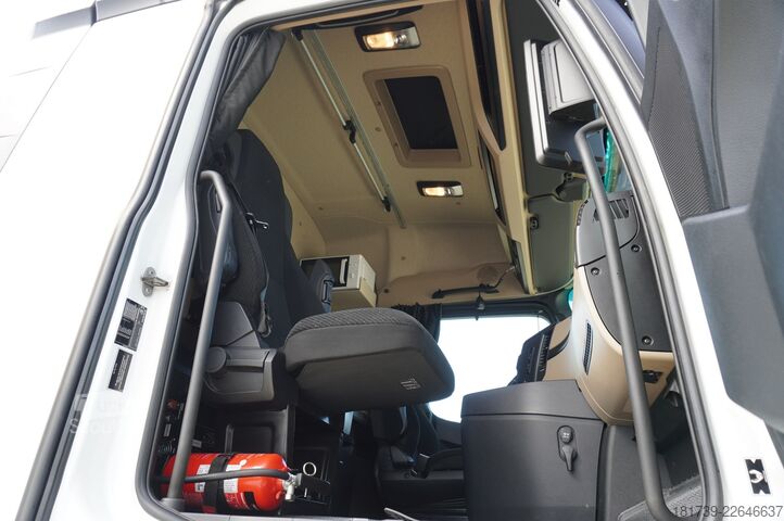 Chasis de camión Mercedes-Benz Actros L 3552 8x4 / 2023 / 76 T GVM