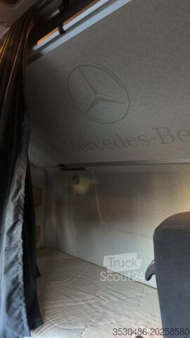 Standard nyerges vontató Mercedes-Benz Actros