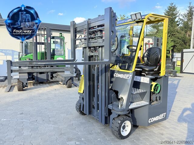 Fyrvägstruck Combilift CB3000 GAS TRIPLEX 4900 CABIN POSITIONER