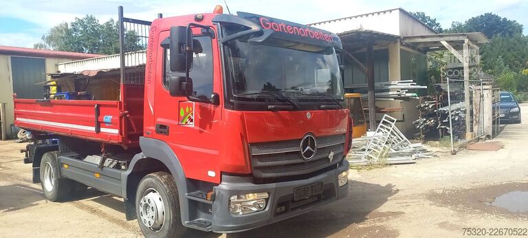 Τρίπλευρο ανατρεπόμενο φορτηγό MERCEDES-BENZ 1223 kipper