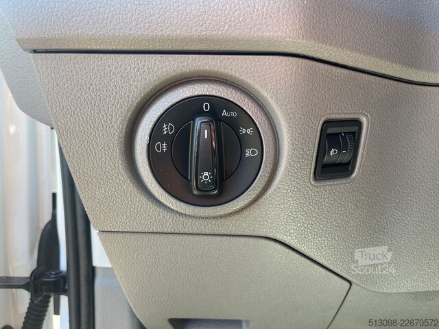 Kleinbus VW CRAFTER 2.0 TDI 9 SITZER AUTOMATIK KLIMAAUTO PDC