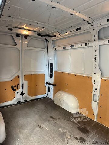 Furgão de painéis RENAULT Master Kasten L2H2 Klima Tempomat R-CAM AHK 2,5T