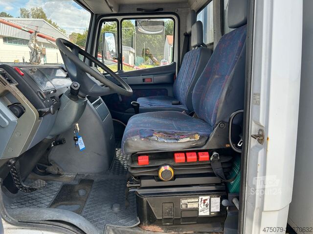 Camion de boissons MERCEDES-BENZ Vario 612 D