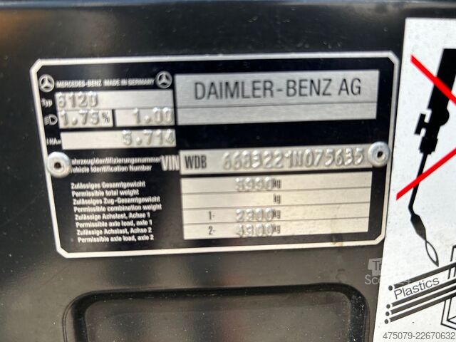 Camion de boissons MERCEDES-BENZ Vario 612 D
