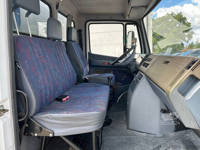 Camion de boissons MERCEDES-BENZ Vario 612 D