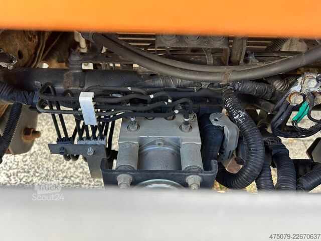 Camion à ordures MITSUBISHI FE Cante 7C18 / Zöller Micro XL 7 + Schüttung