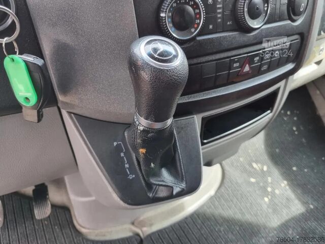 Furgoneta de reparto doble cabina Mercedes-Benz Sprinter 513 CDI/ Doka / Multicab / Aut/ Navi/ ...