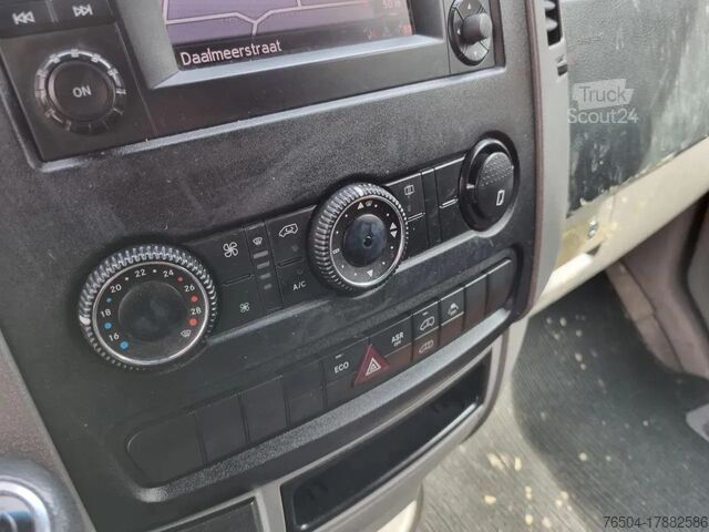 Furgoneta de reparto doble cabina Mercedes-Benz Sprinter 513 CDI/ Doka / Multicab / Aut/ Navi/ ...
