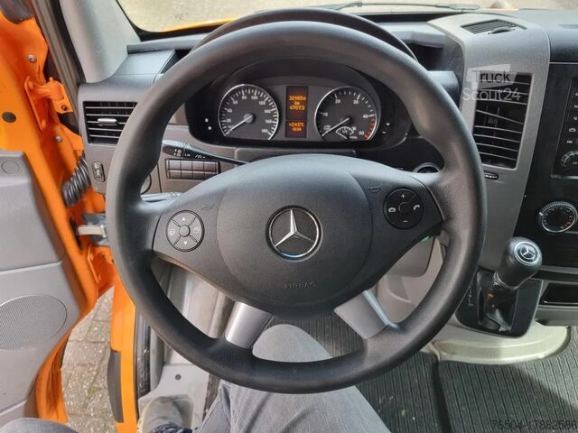 Furgoneta de reparto doble cabina Mercedes-Benz Sprinter 513 CDI/ Doka / Multicab / Aut/ Navi/ ...