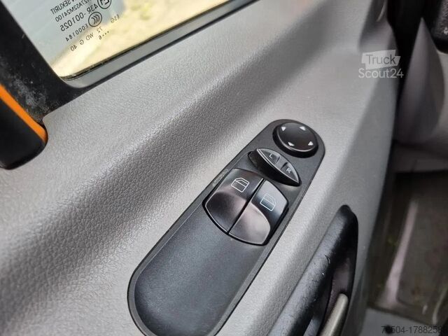 Furgoneta de reparto doble cabina Mercedes-Benz Sprinter 513 CDI/ Doka / Multicab / Aut/ Navi/ ...