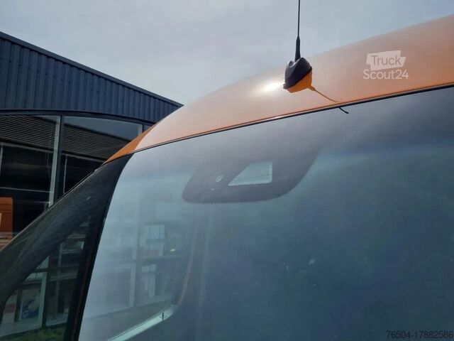 Furgoneta de reparto doble cabina Mercedes-Benz Sprinter 513 CDI/ Doka / Multicab / Aut/ Navi/ ...