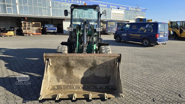 Kolový nakladač JCB 406