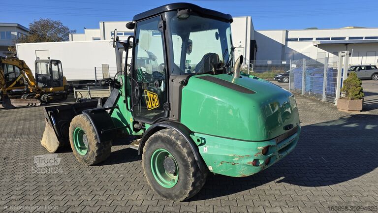 Kolový nakladač JCB 406