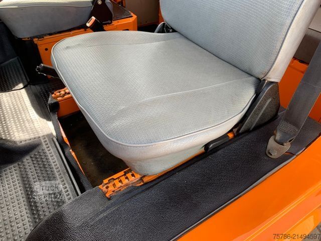 друго VOLKSWAGEN T3 Doka Pritsche Syncro 4x4/ AHK / 5 Sitze