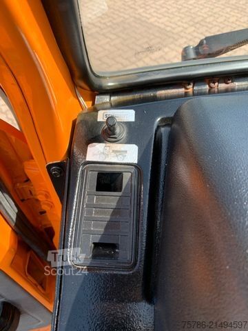 друго VOLKSWAGEN T3 Doka Pritsche Syncro 4x4/ AHK / 5 Sitze