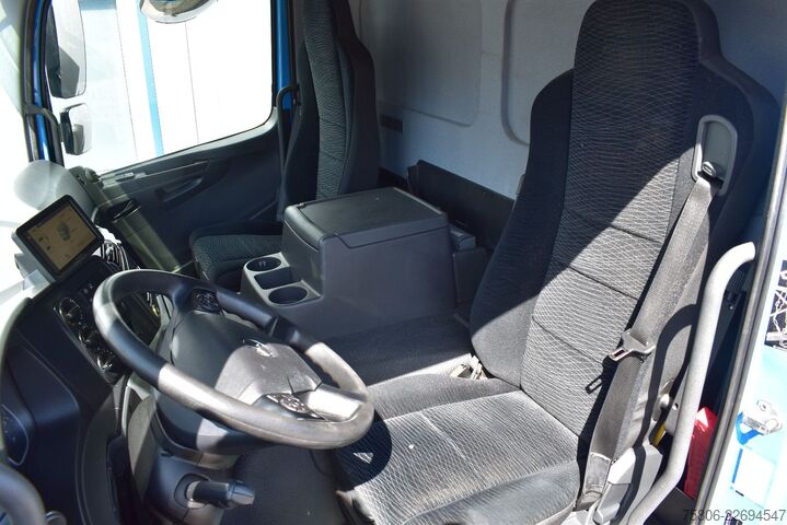 Škatlasti tovornjak MERCEDES-BENZ Atego 1330 E6 4x2 AHK LBW