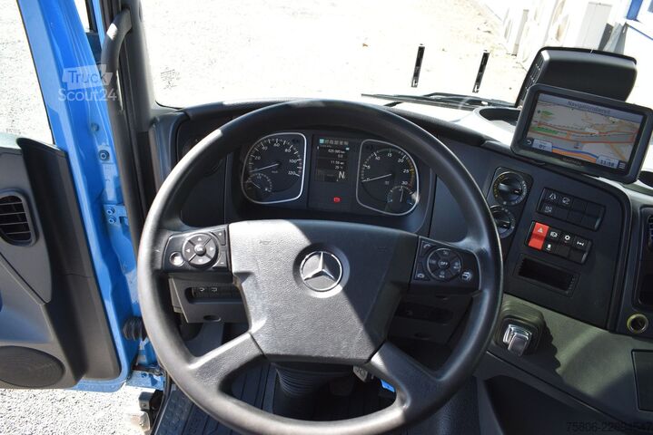 Škatlasti tovornjak MERCEDES-BENZ Atego 1330 E6 4x2 AHK LBW