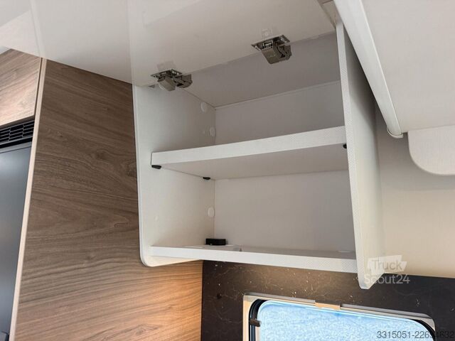 Półzintegrowany kamper CORIGON T 70 S Hubbett+Markise+Skyroof