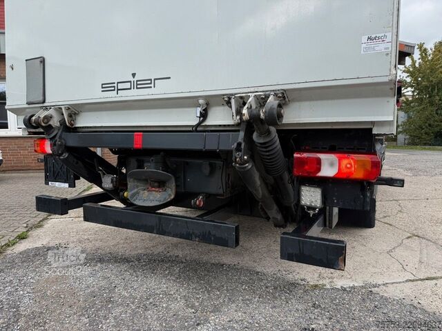 Vrachtwagen met bakwagen MERCEDES-BENZ 824 / 924 L Möbel-Koffer, großes Fhs., LBW