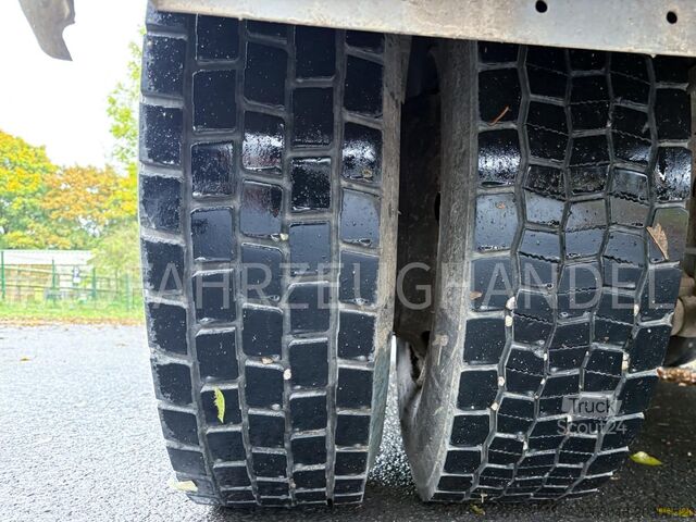 Billenőplatós teherautó Mercedes Atego