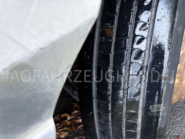 Billenőplatós teherautó Mercedes Atego