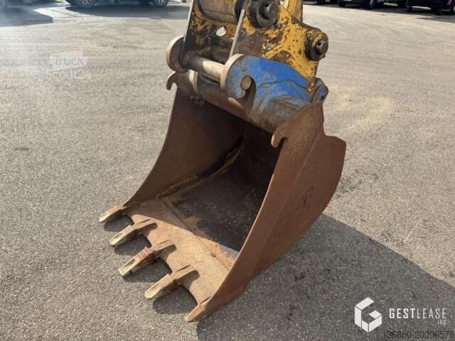Escavatore gommato Caterpillar M313D