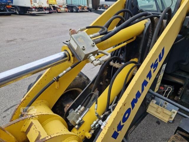 Radlader Komatsu WA70-5