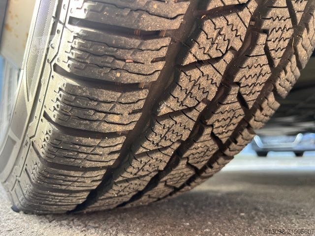 Minibus VOLKSWAGEN CRAFTER 17 SITZER ACC LANE ASSIST