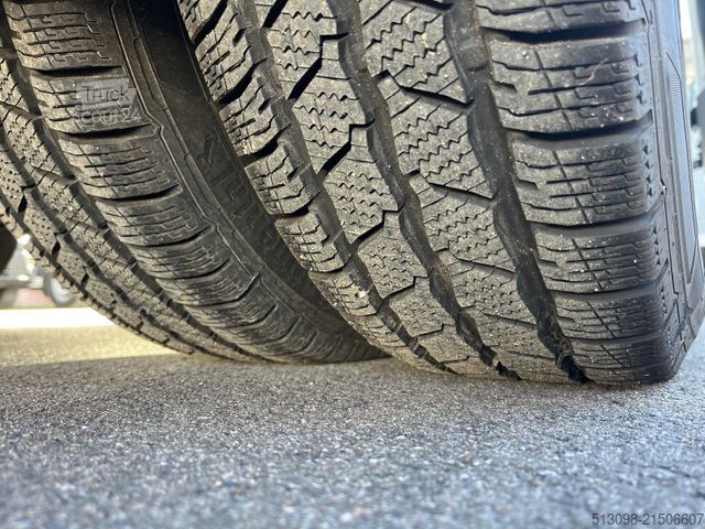 Minibus VOLKSWAGEN CRAFTER 17 SITZER ACC LANE ASSIST