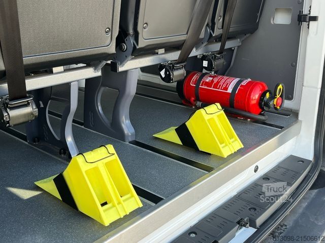 Kleinbus VOLKSWAGEN CRAFTER 17 SITZER ACC LANE ASSIST