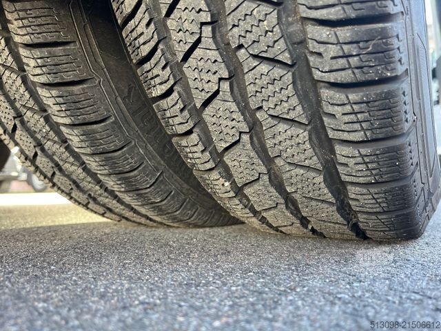 Kleinbus VOLKSWAGEN CRAFTER 17 SITZER ACC LANE ASSIST