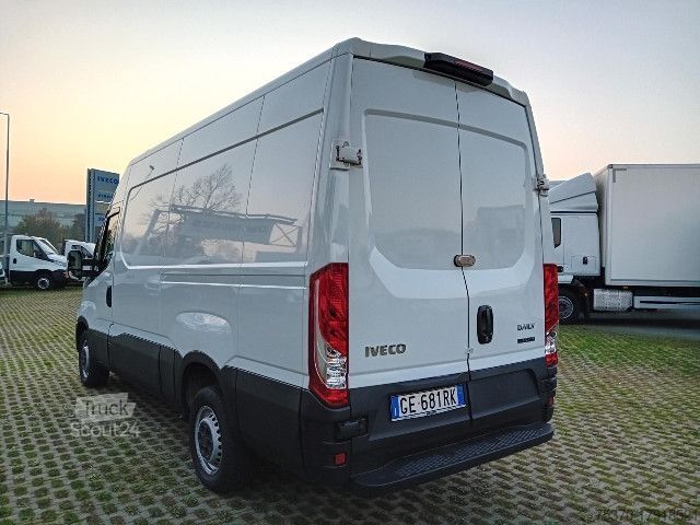 Panel van IVECO DAILY 35S14 AT8
