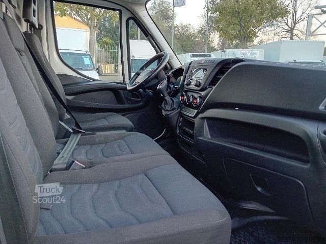 Panelinis furgonas IVECO DAILY 35S14 AT8