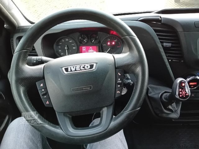 Panelinis furgonas IVECO DAILY 35S14 AT8