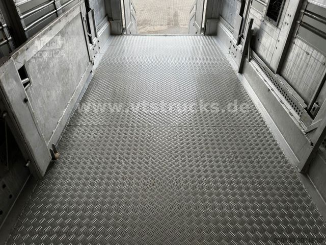 Szarvasmarha-szállító teherautó MERCEDES-BENZ Actros 1842 4x2 KA-BA 2-Stock Viehaufbau