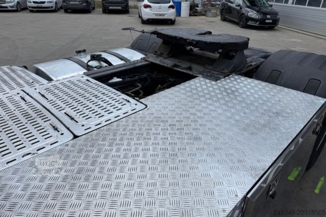 Tracteur routier standard DAF XF460 4x2