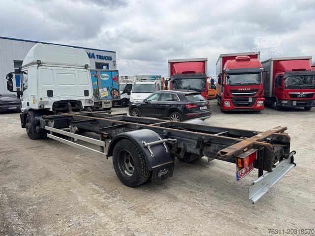 Châssis de camion IVECO 140E28/FP