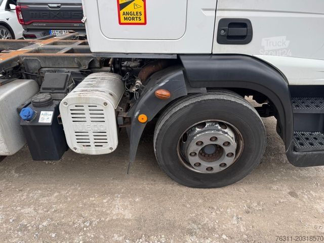Châssis de camion IVECO 140E28/FP