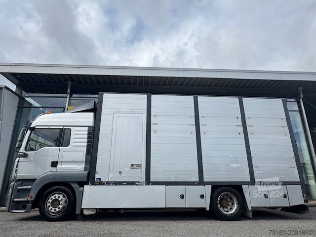 Nákladní vůz pro přepravu dobytka MAN TGA 18.390 4x2 LKW  Viehtransporter Cuppers 18t.