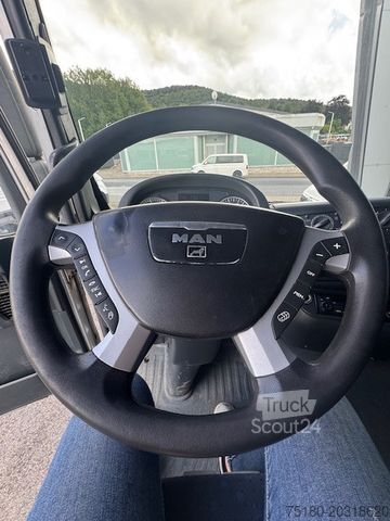 Nákladní vůz pro přepravu dobytka MAN TGA 18.390 4x2 LKW  Viehtransporter Cuppers 18t.