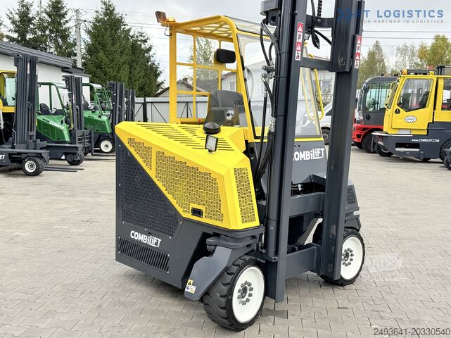 Vierwege-Gabelstapler Combilift CB4000 TRIPLEX 5200 FREE-LIFT POSITIONER
