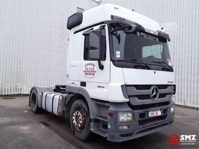 Tracteur standard Mercedes-Benz Actros 1844