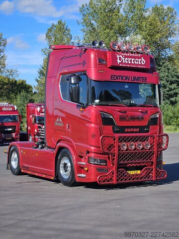 τυπική μονάδα τράκτορα Scania S 580